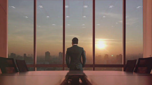 Mindfulness e Resilienza: Strategie Pratiche per Gestire lo Stress Quotidiano